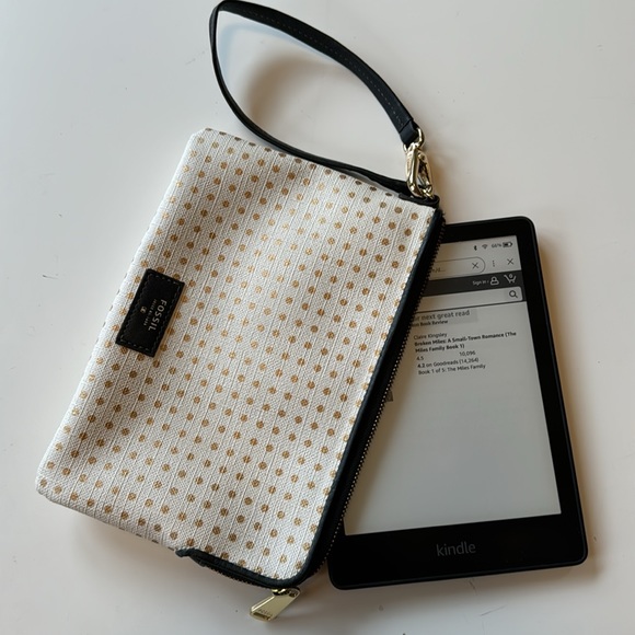 Fossil wristlet with convertible handle. Perfect size for kindle reader. - Picture 5 of 5